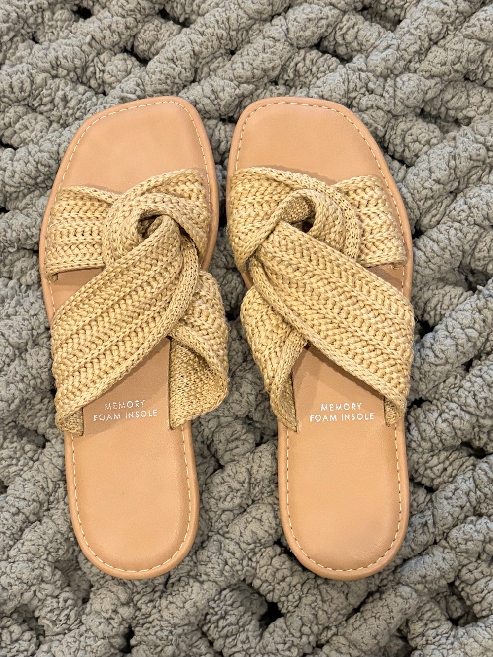 Memory Foam Women’s Size 7 Nude Sandals